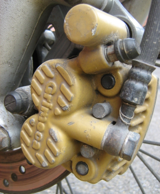 Dirty and rotten Grimeca front brake caliper on my CLR125 City Fly, Totally Reliable