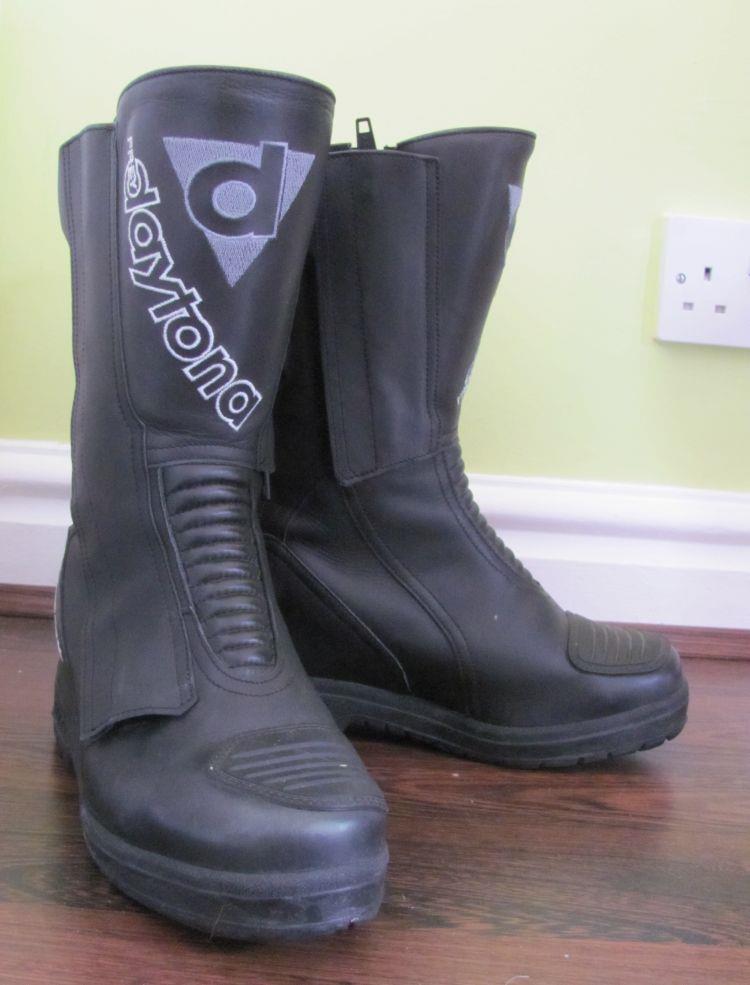  Sharon's new to her Ladystart Boots