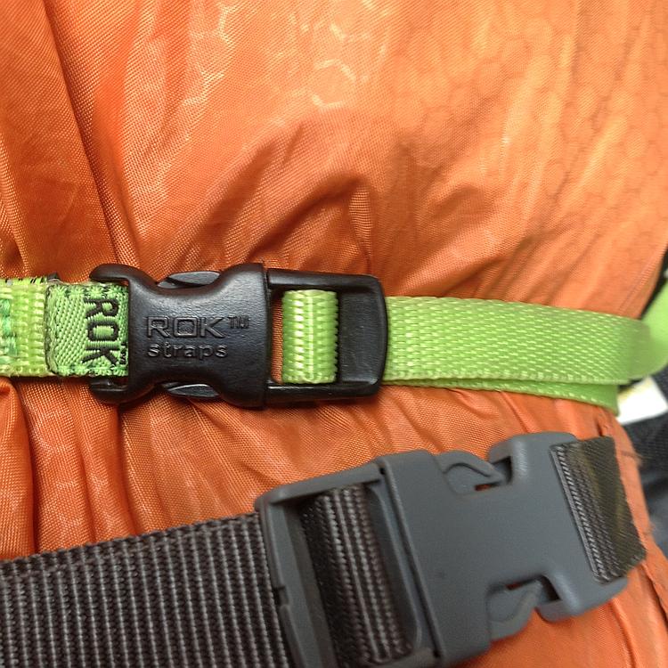 the strong albeit quite small plastic clip on the rock strap