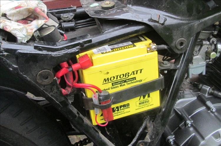 The Motobatt battery fitted to the Keeway RKS 125