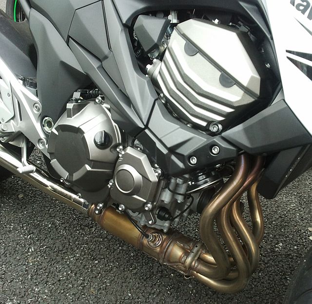 the kawasaki z800 motor in the bike, clean and smart and tidy
