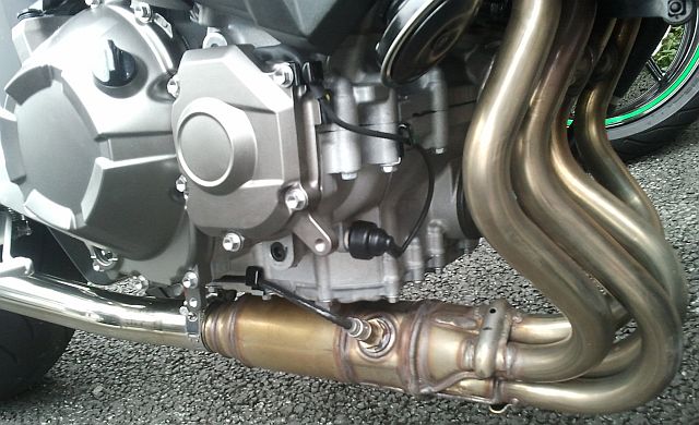 the z800 exhaust and bottom of the engine