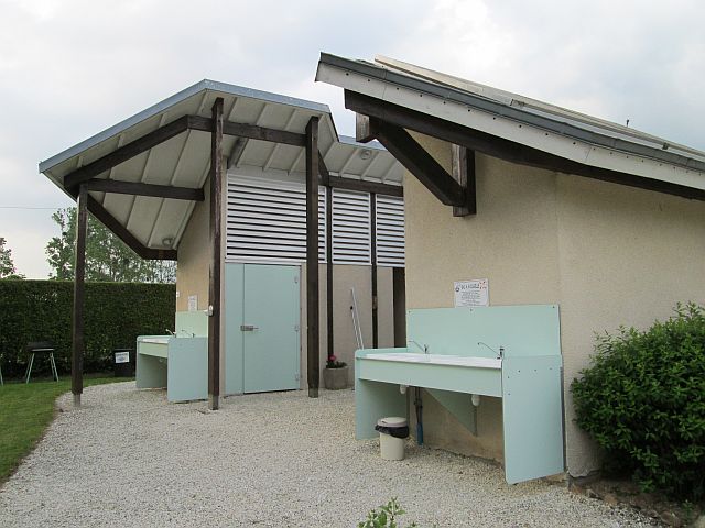 the toilet shower block at les rioms campsite. Angular and modern buidling