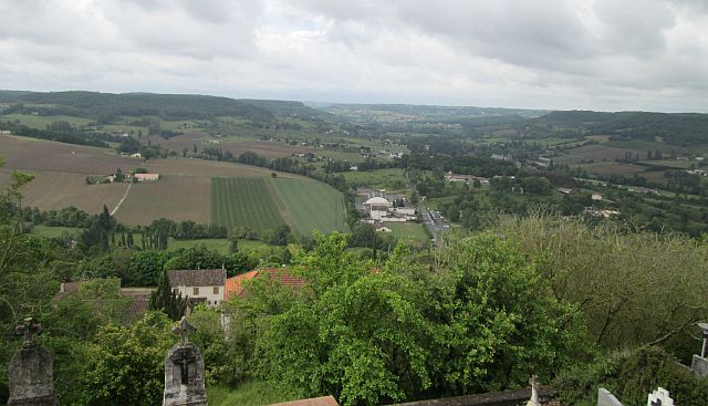 a magnificent view over the river lot region from the bastille on the hill