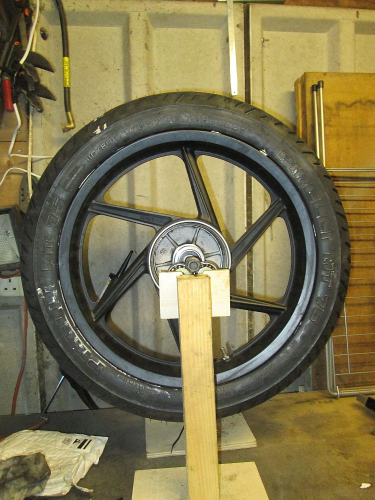 the whole wheel on diy balancer