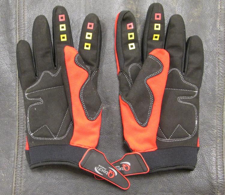 the padding on the palms of the q-tech gloves