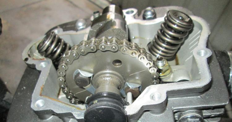 The cylinder head on the Keeway, clean, simple and effective