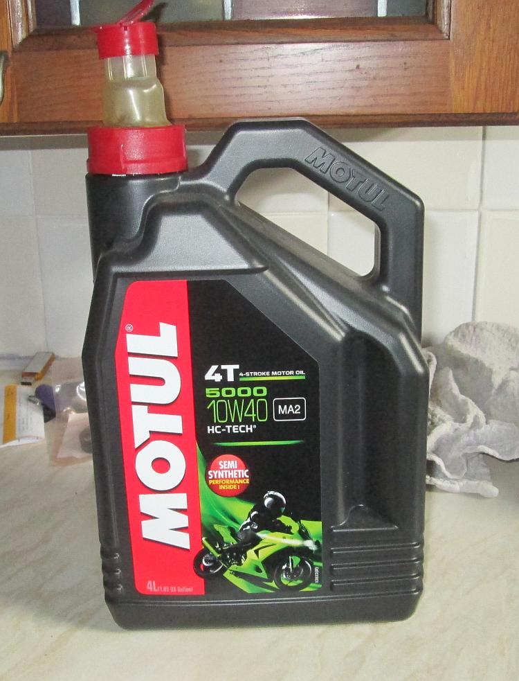 A tub of Motul's 4t 5000 motorcycle oil