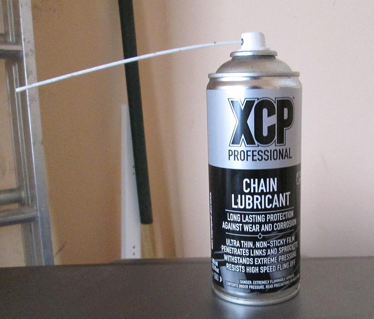the XCP professional chain lube can seen from the front
