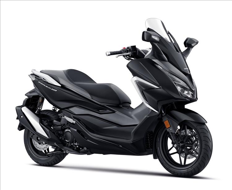 Moto.it - Honda: SH300 Total Black a Motor Bike Expo 2020