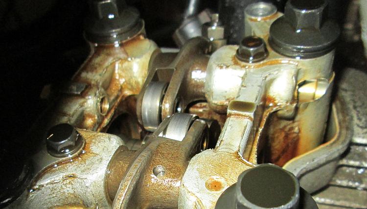 The camshaft followers with roller bearings and rocker arms