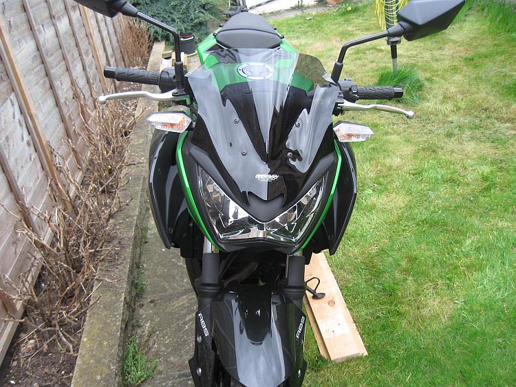 The MRA screen fitted to the front of Keith's Z300. It's only short and covers the clocks