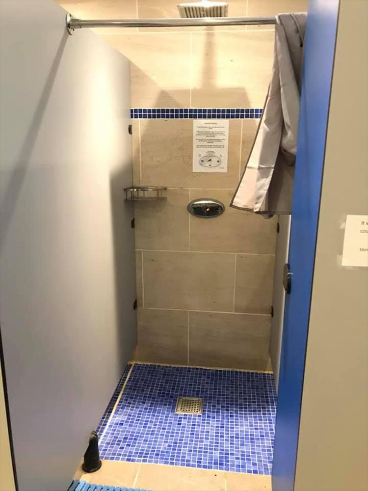 Smart tiled showers at port ban