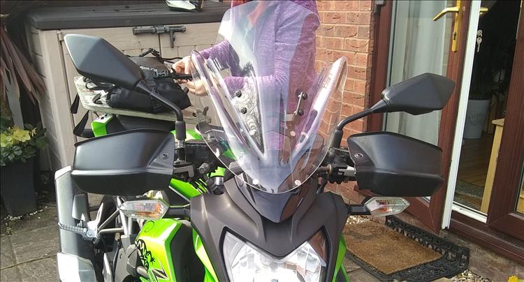 The Z250SL with handguards fitted, looking acceptable neat