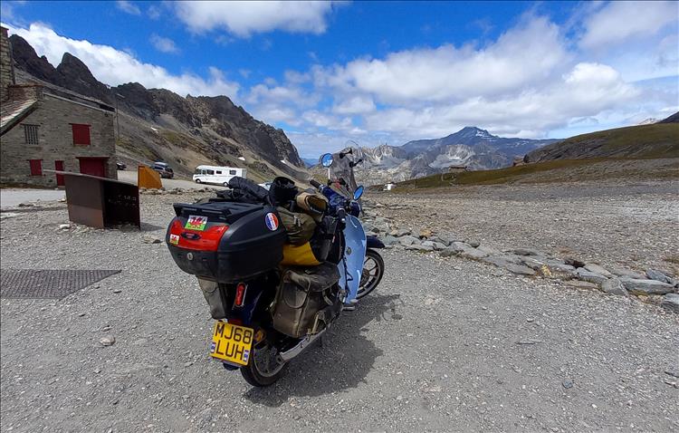 Very impressive scenery with the loaded up Cub 125 in the foreground