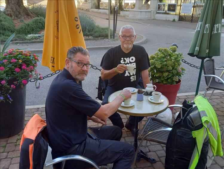 2 of Boggers friends enjoying the coffee outside of Chez Tina