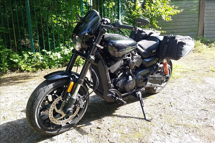 Rob's 750 liquid cooled Harley