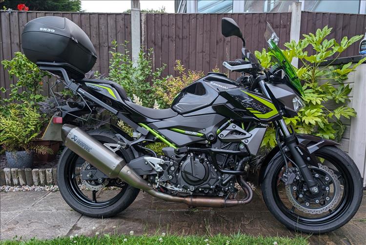 Sharon's Z400 shiny and bit wet after cleaning