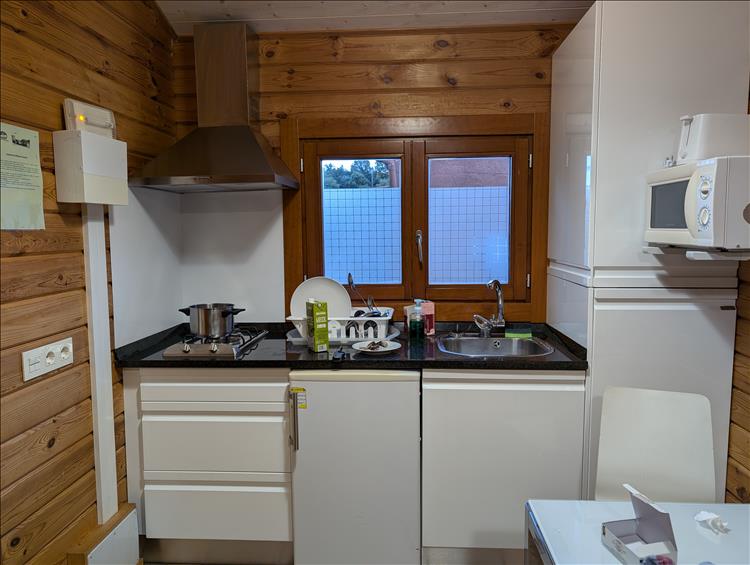 The kitchenette is simple but effective with a 2 ring stove, sink, fridge and kettle