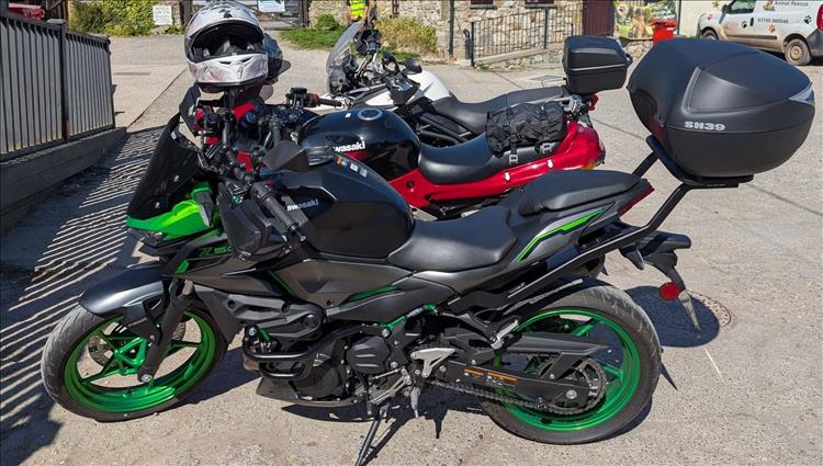 The Z500 and a couple of other bikes in the sunshine