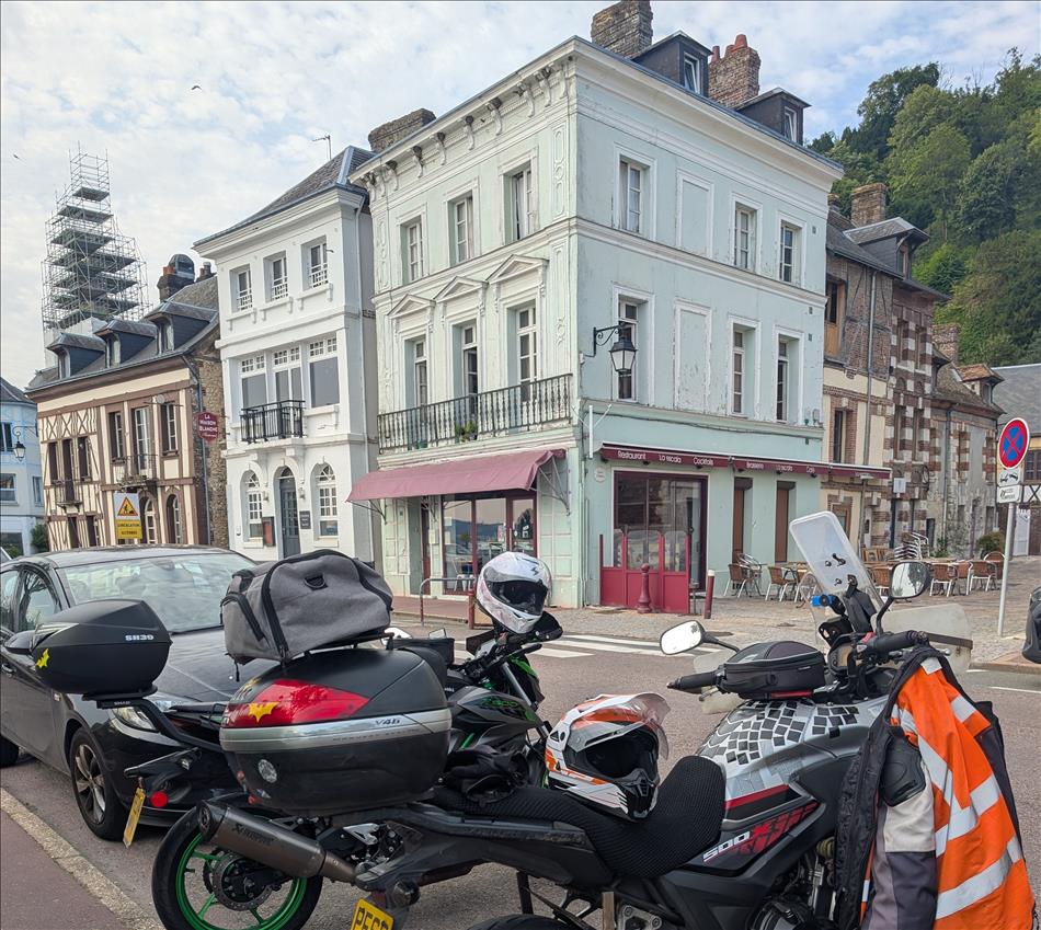 The CB500X and Z500 parked in a typical French town