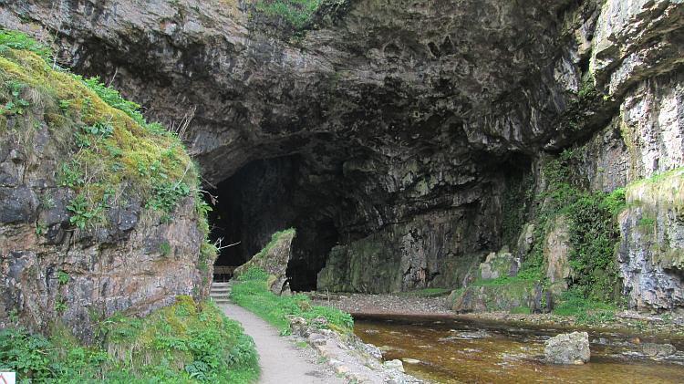 The big hole at the mouth of the cove is smoo cave